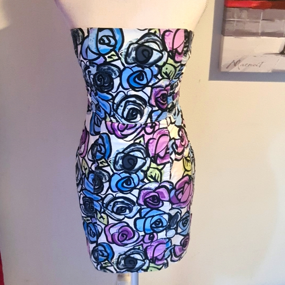 Nicola Spring time Floral multi-color strapless dress. Size US S/EUR 36/AUS 8